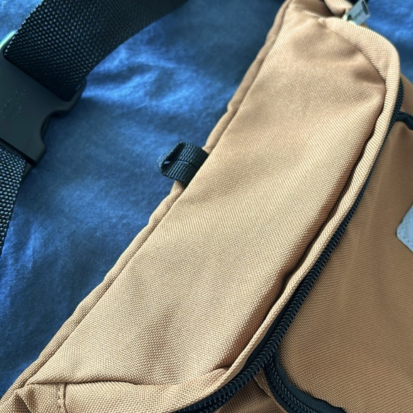 Carhartt Waist Pack/Fanny Pack - Picture 5 of 9
